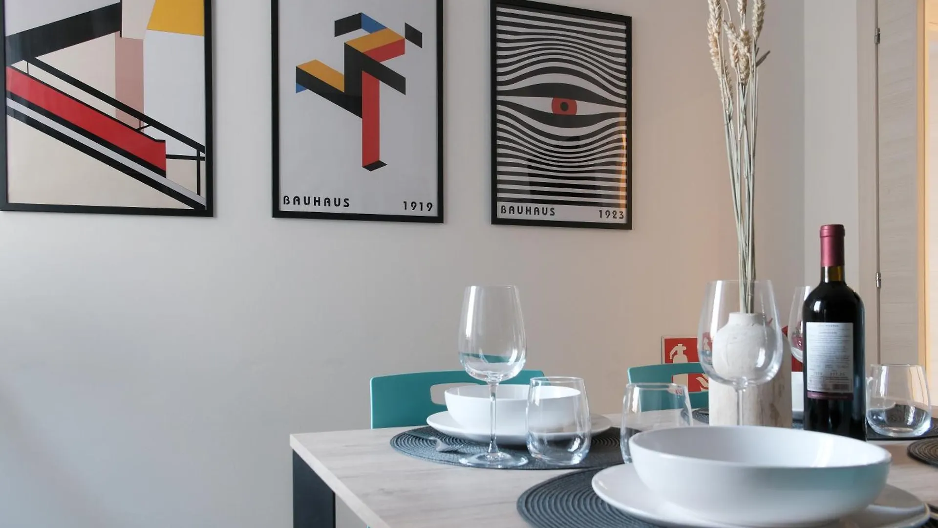 Florence Minimal Nest Apartment