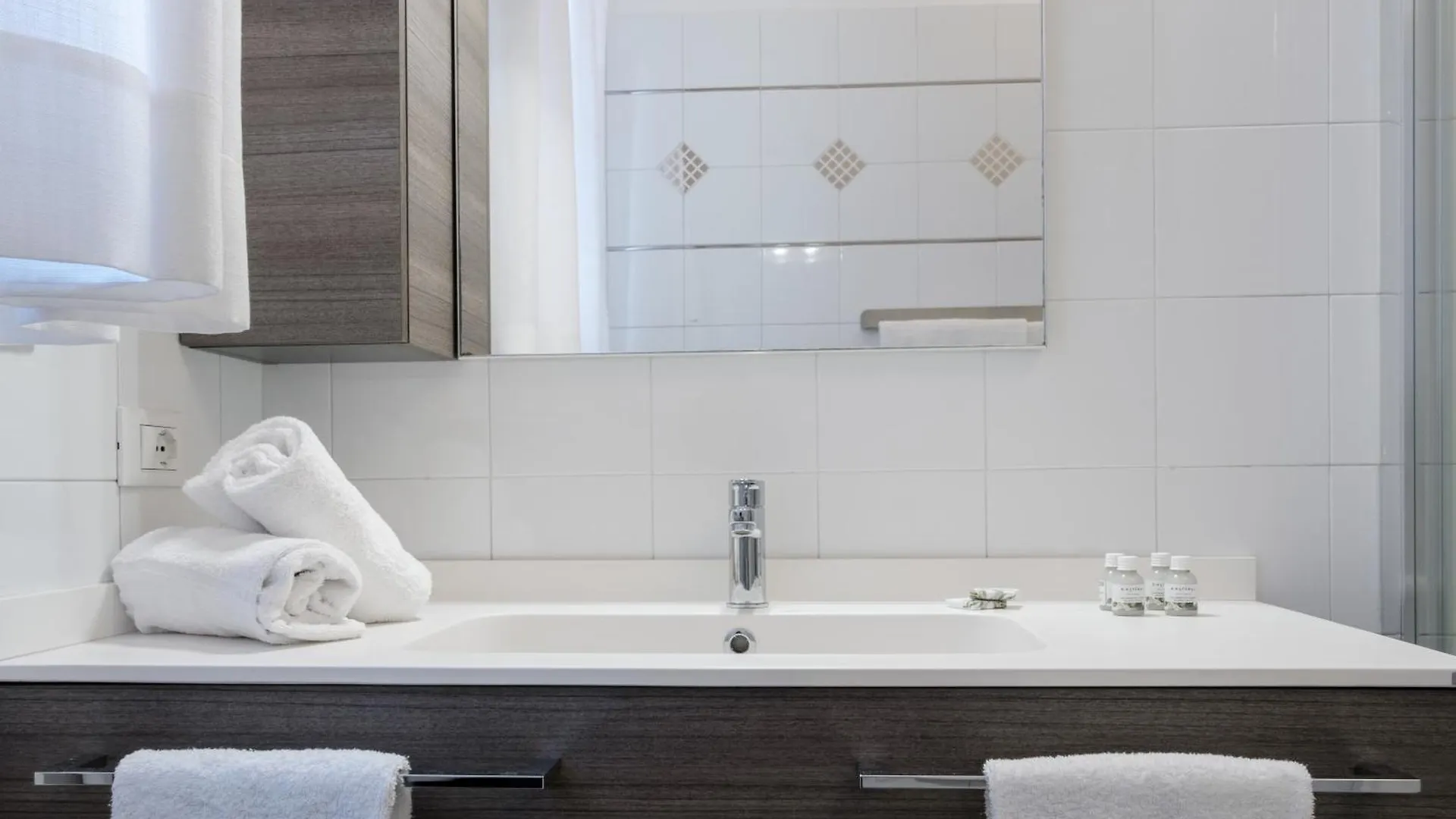 Florence Minimal Nest Apartment